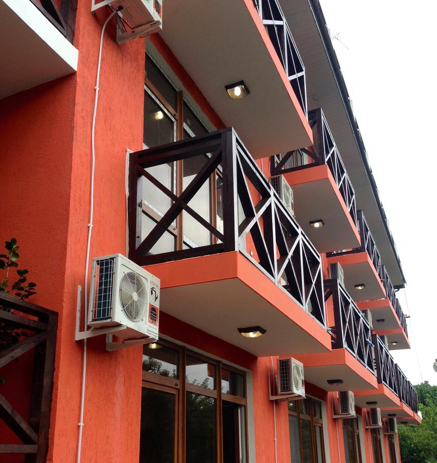 Viktoria Hotel Pizunda Bagian luar foto