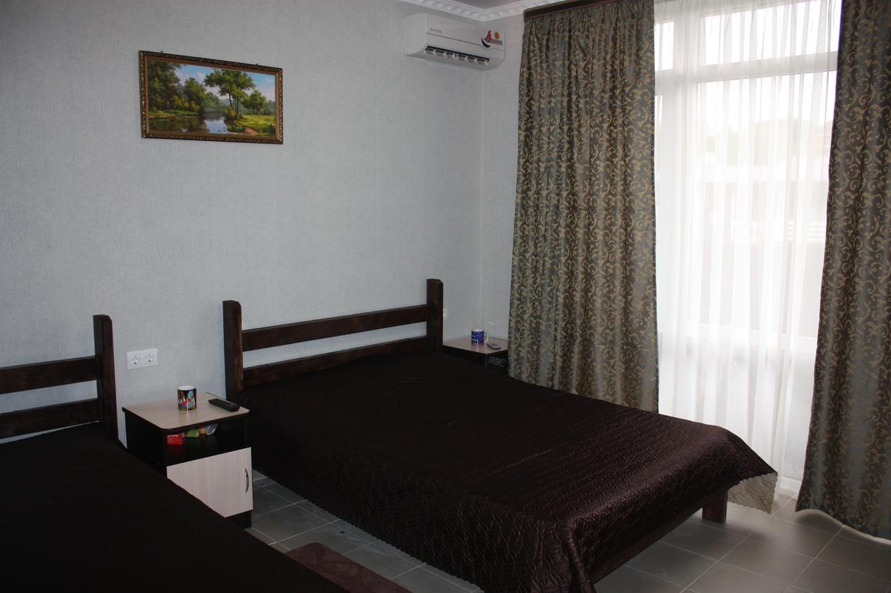 Viktoria Hotel Pizunda Bagian luar foto
