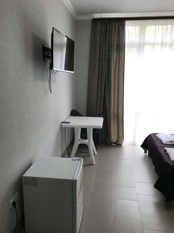 Viktoria Hotel Pizunda Bagian luar foto