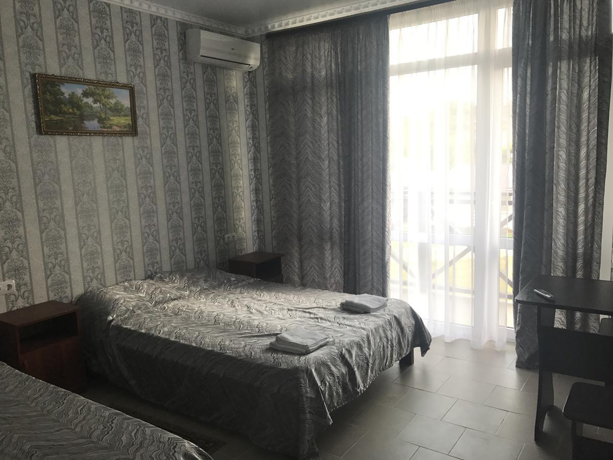 Viktoria Hotel Pizunda Bagian luar foto